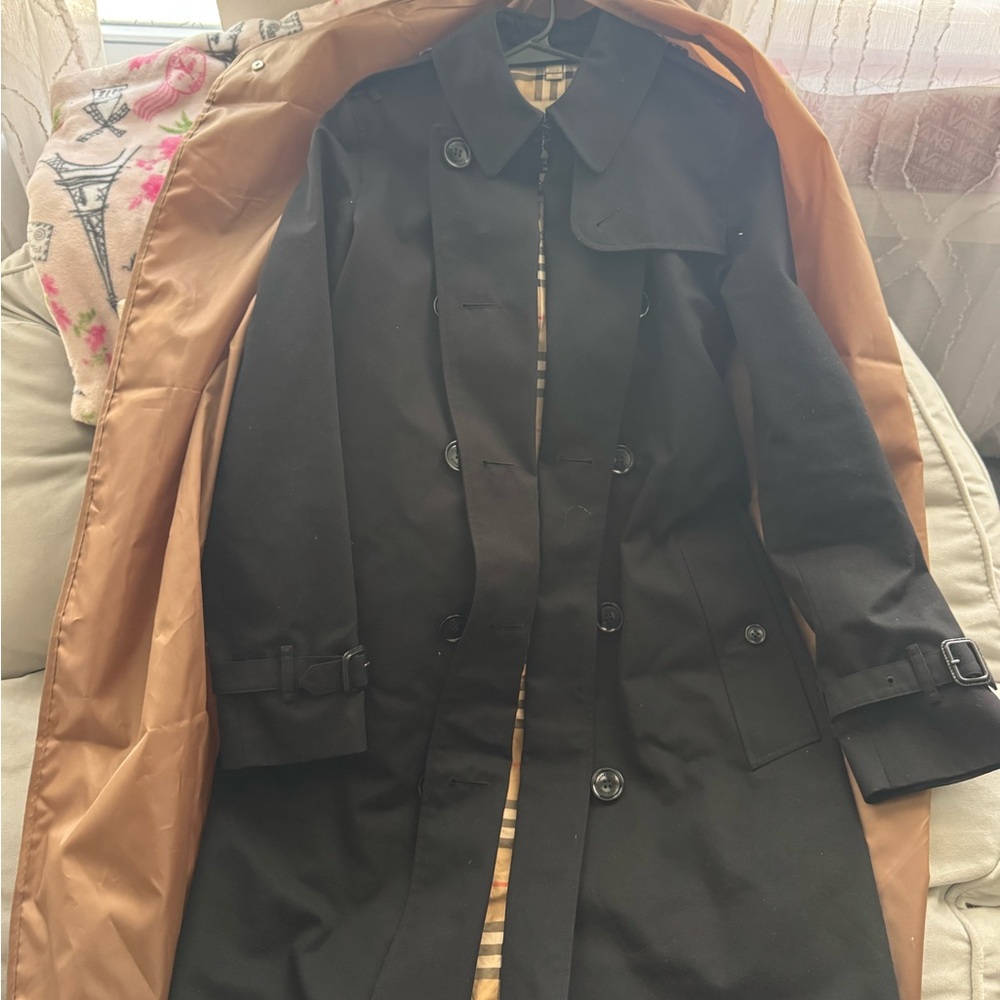 Burberry Kensington mid length trench coat